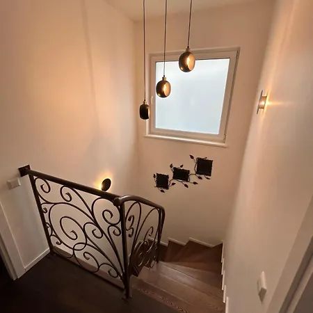 Cottage Apartment *
